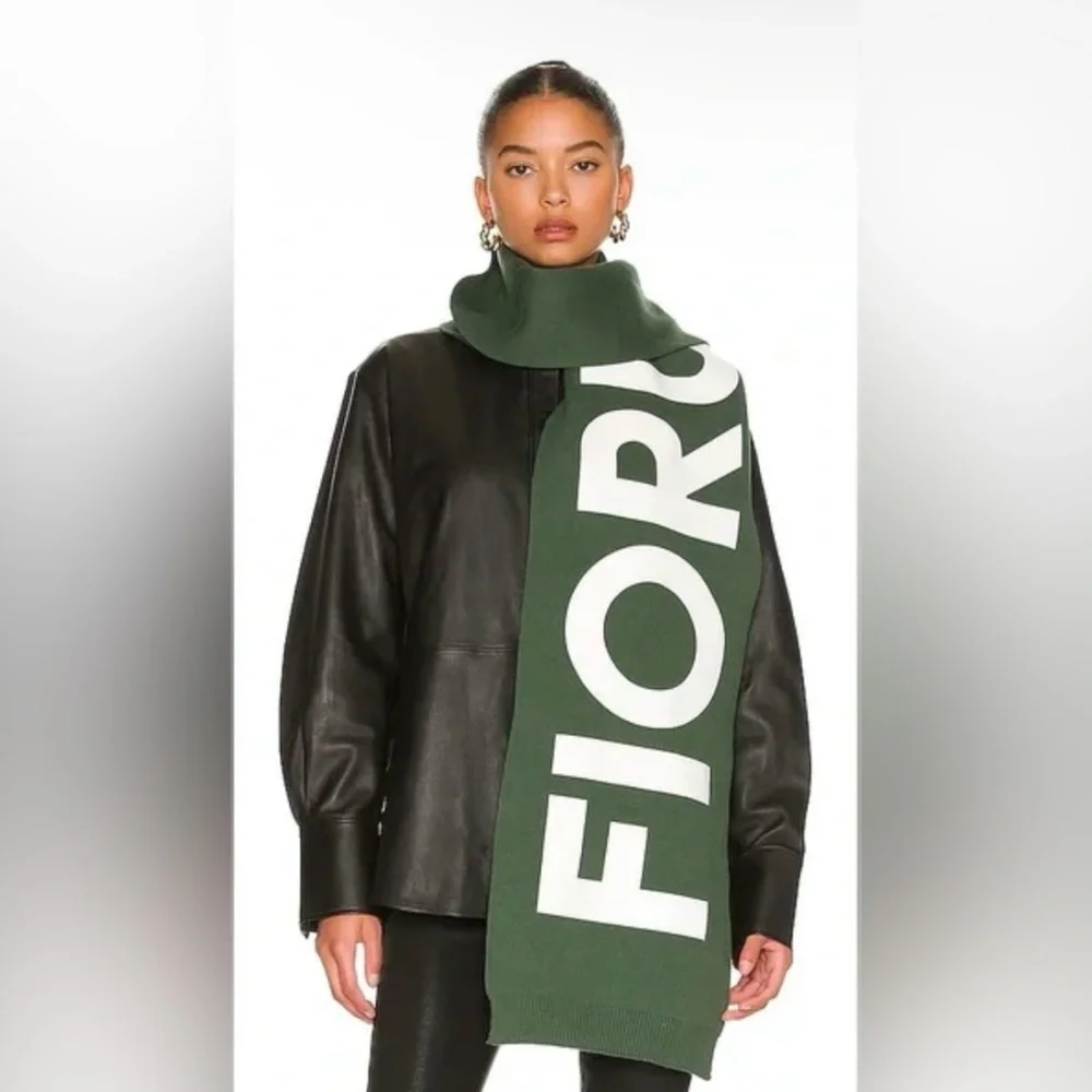 Fiorucci scarf - Picture 1 of 6